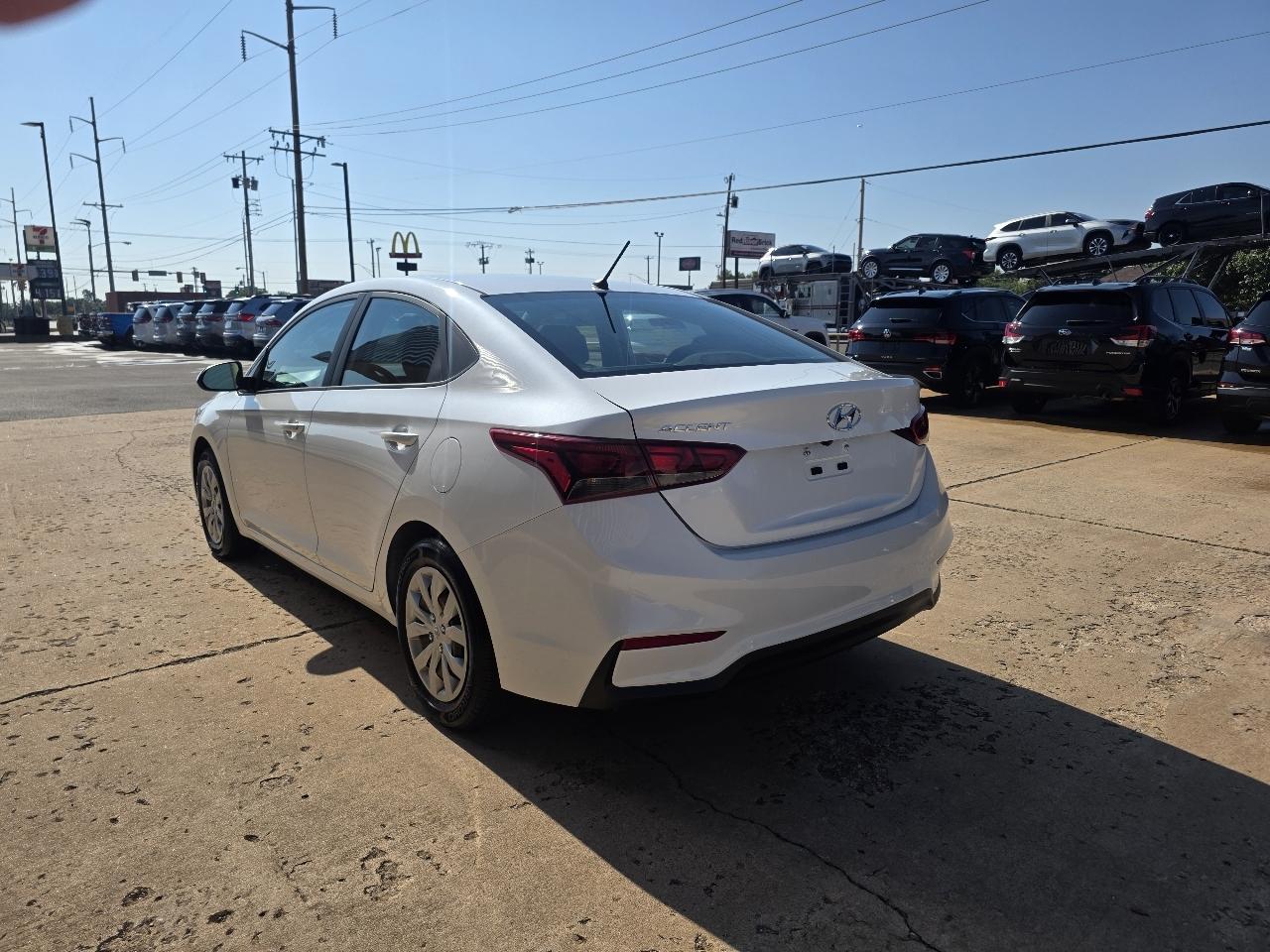 Hyundai Accent SE Sedan IVT 2021