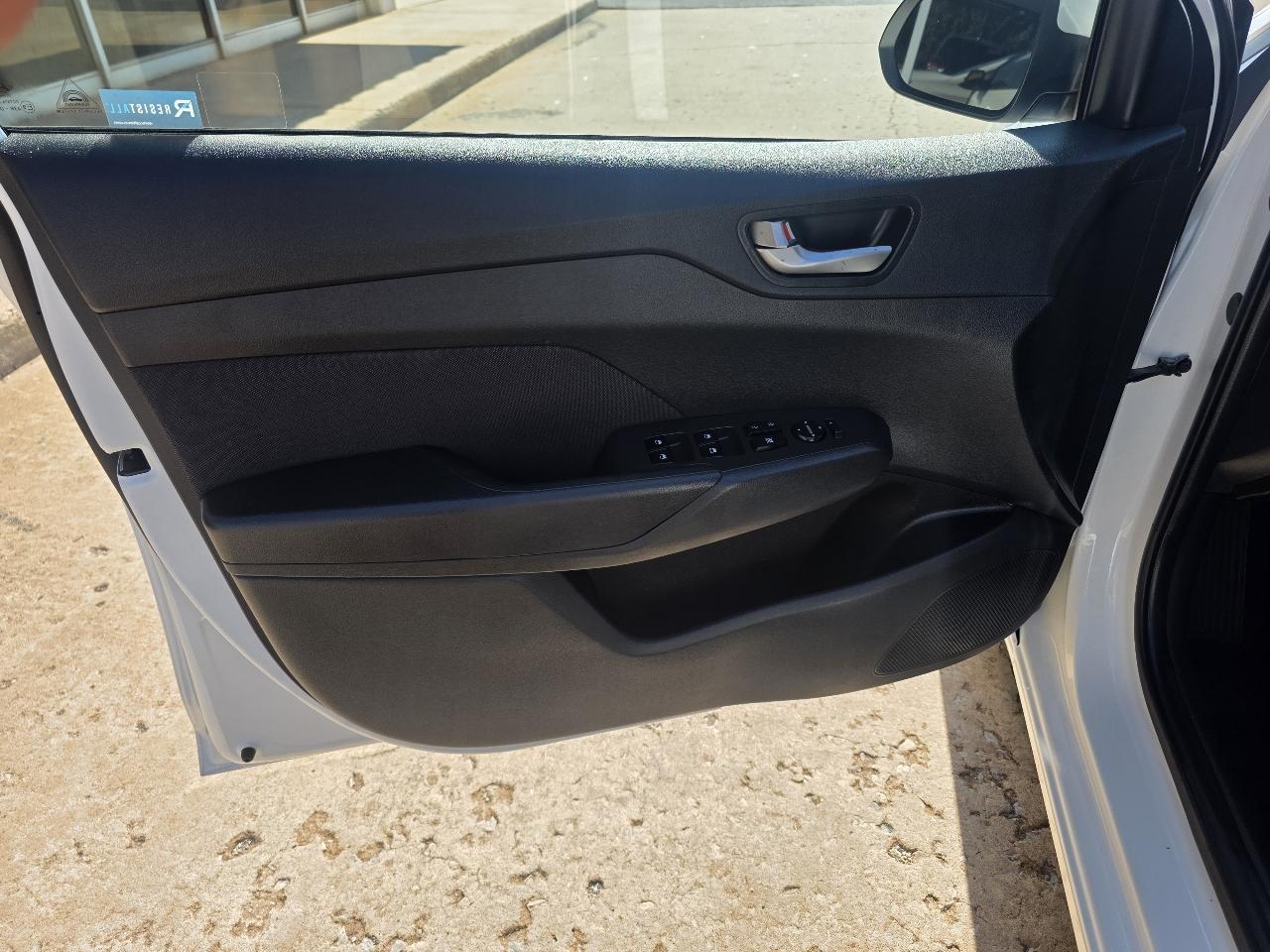 Hyundai Accent SE Sedan IVT 2021