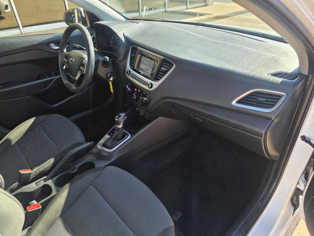 Hyundai Accent SE Sedan IVT 2021