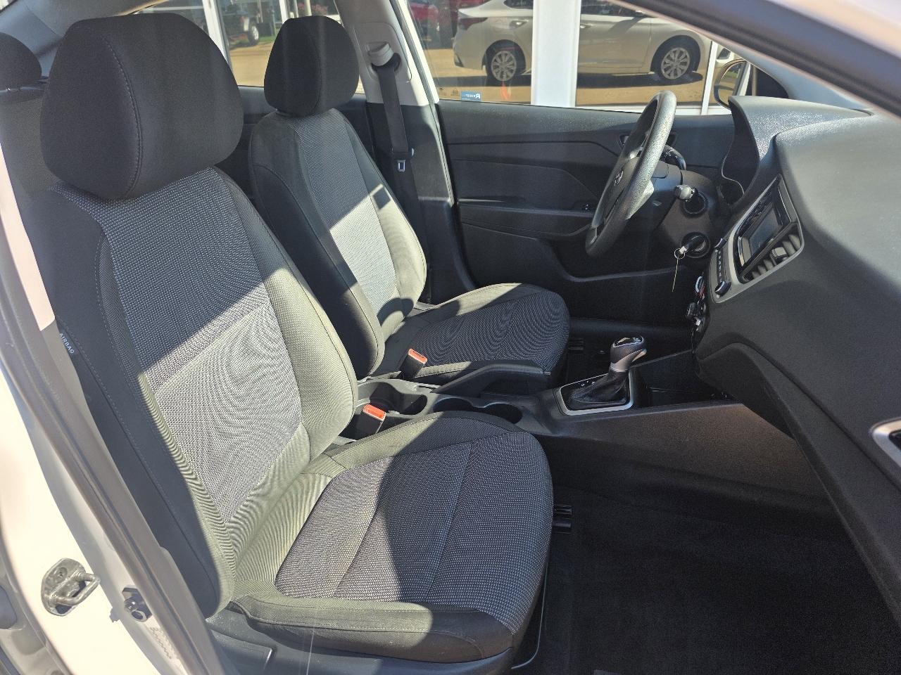 Hyundai Accent SE Sedan IVT 2021