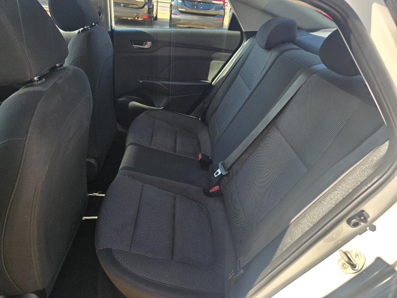 Hyundai Accent SE Sedan IVT 2021