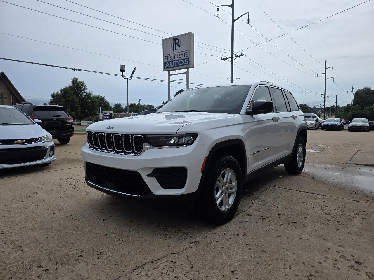 Jeep Grand Cherokee Laredo A 4x2 2024