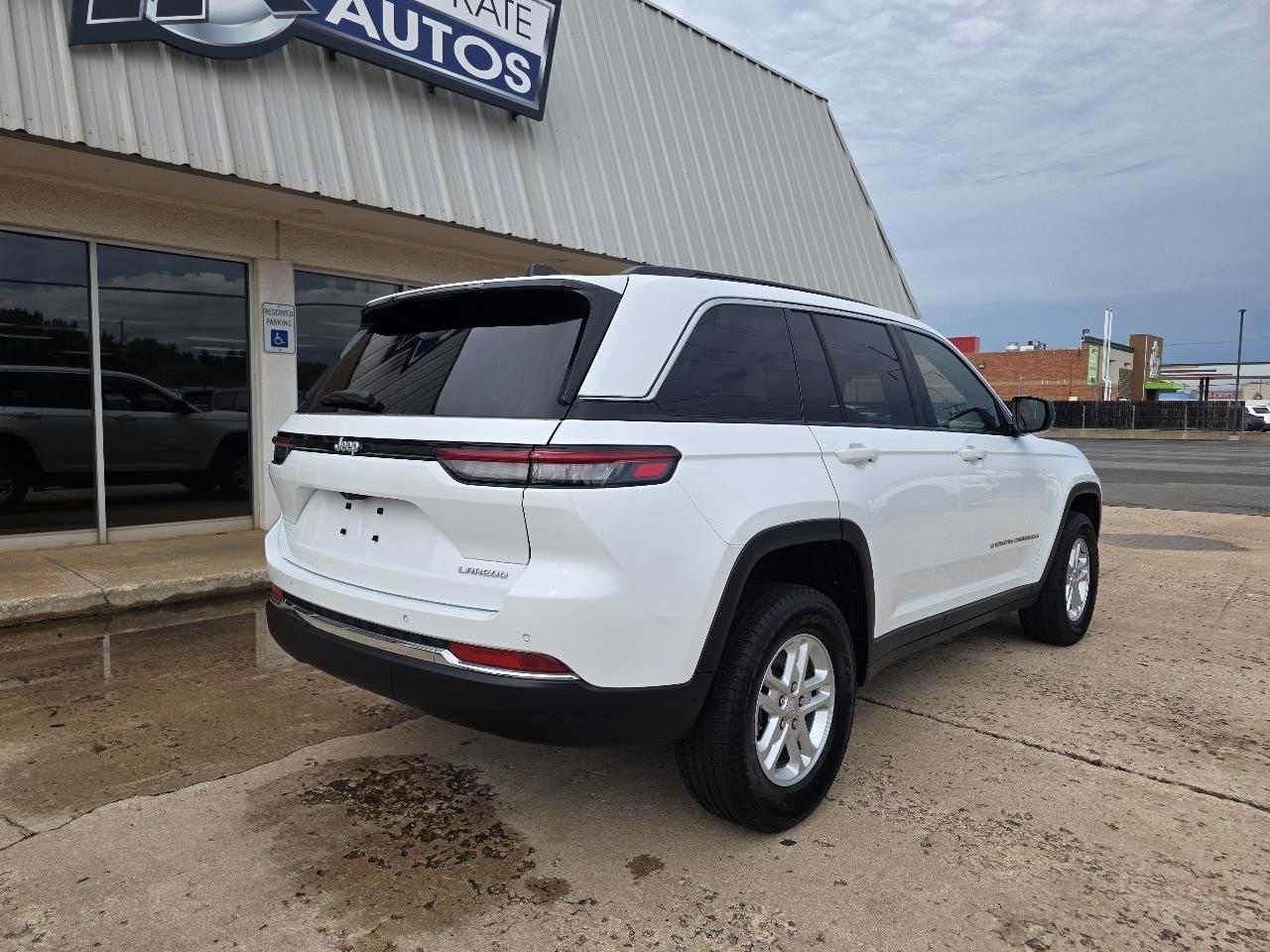 Jeep Grand Cherokee Laredo A 4x2 2024