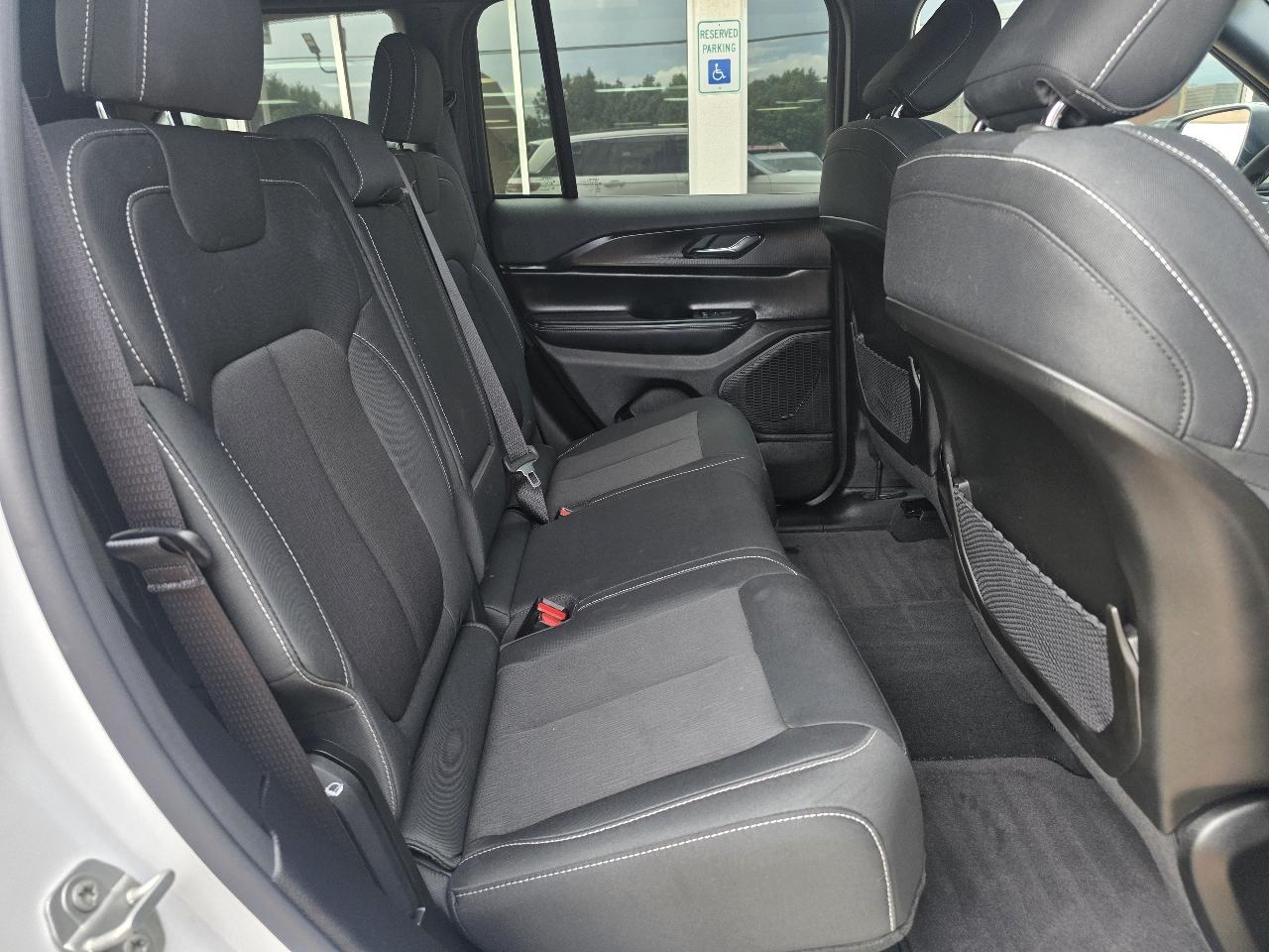 Jeep Grand Cherokee Laredo A 4x2 2024
