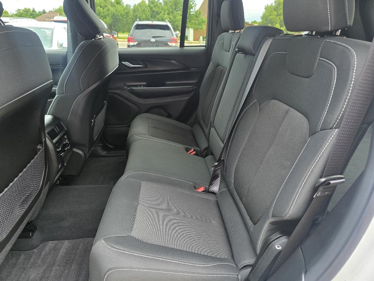 Jeep Grand Cherokee Laredo A 4x2 2024