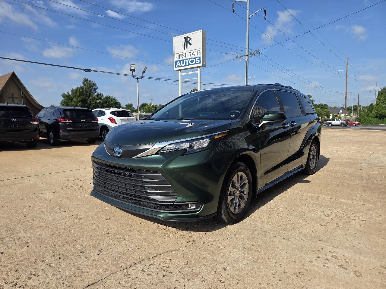 Toyota Sienna XLE FWD 8-Passenger (Natl) 2025
