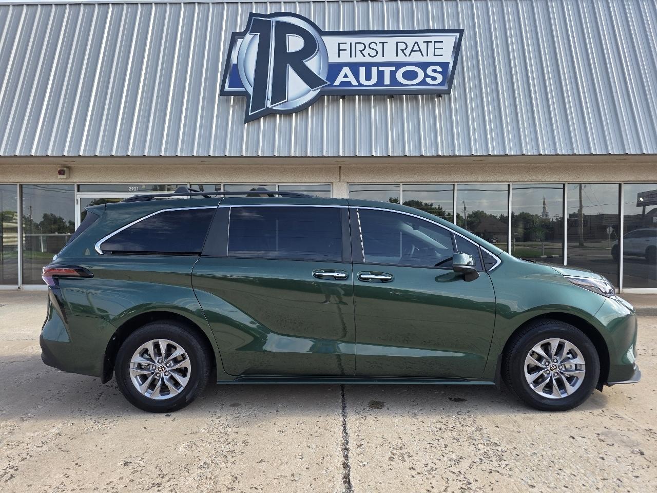 Toyota Sienna XLE FWD 8-Passenger (Natl) 2025
