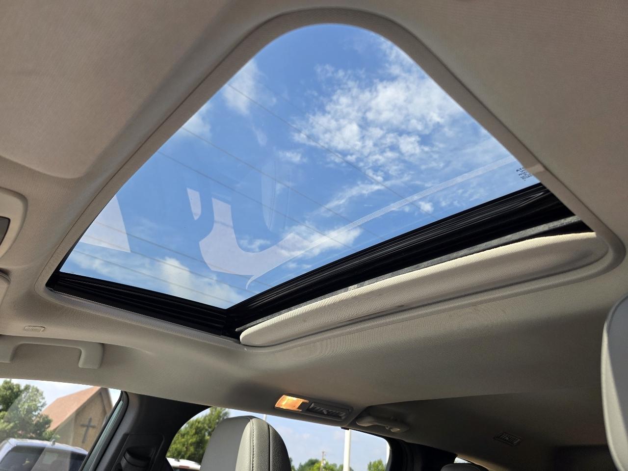Toyota Sienna XLE FWD 8-Passenger (Natl) 2025