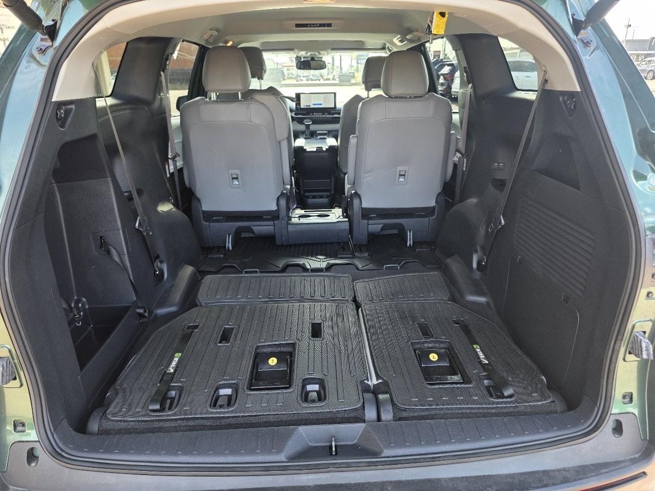 Toyota Sienna XLE FWD 8-Passenger (Natl) 2025