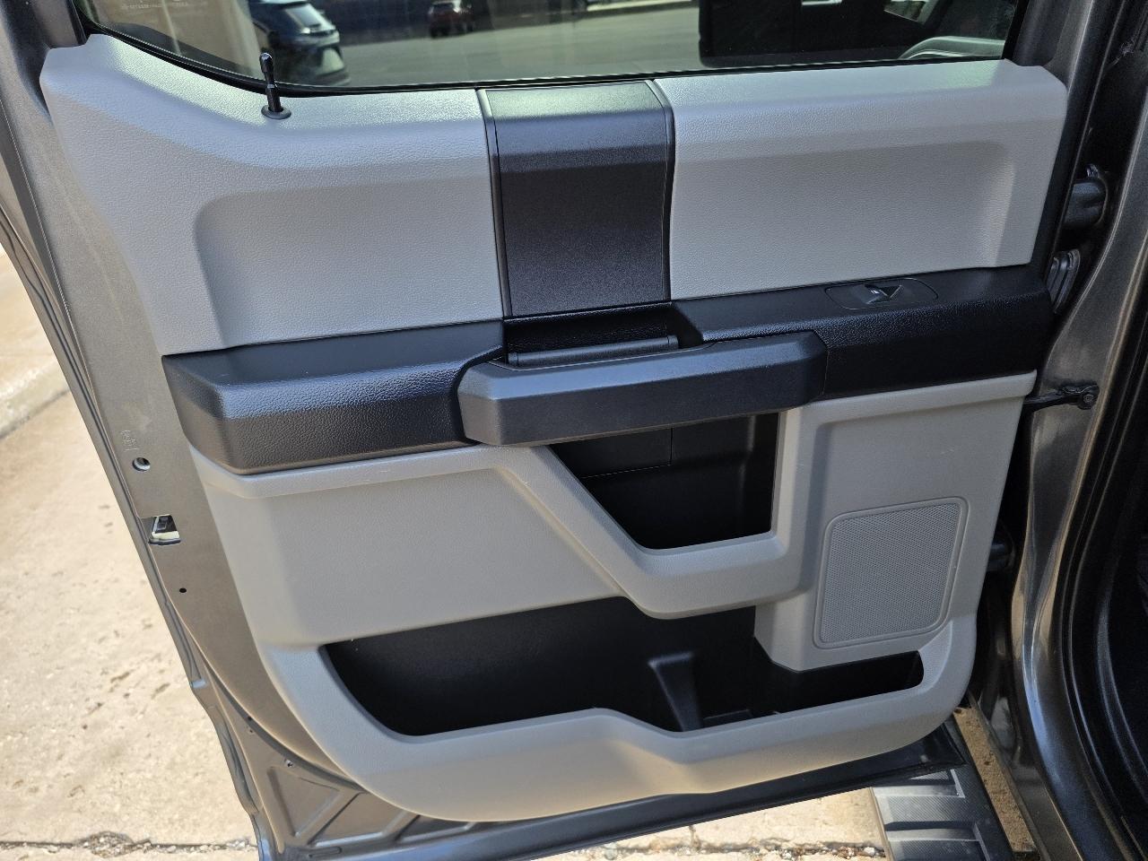 Ford F-150 4WD SuperCab 145" STX 2019