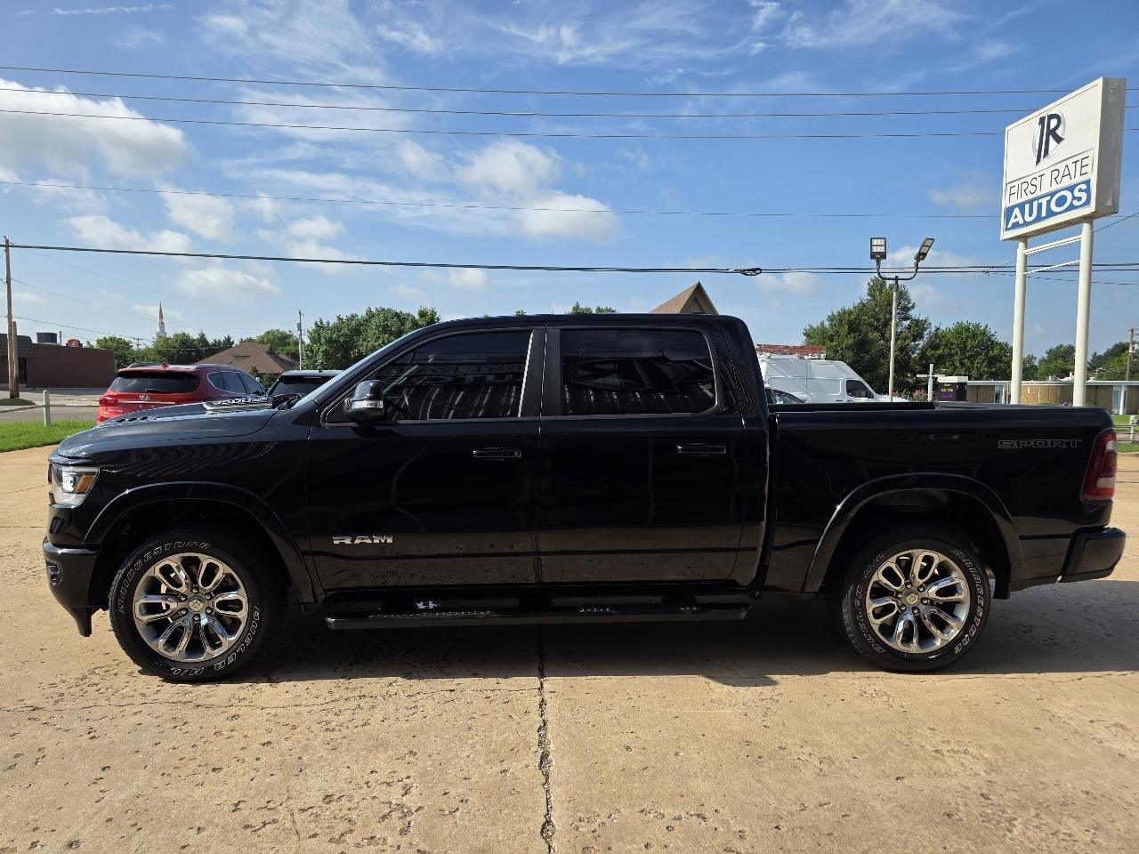 RAM 1500 Laramie 4x4 Crew Cab 5'7" Box 2022