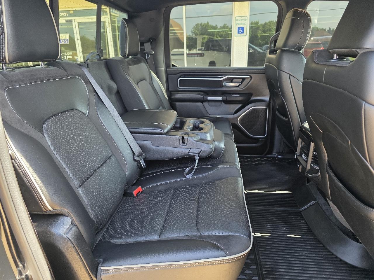 RAM 1500 Laramie 4x4 Crew Cab 5'7" Box 2022
