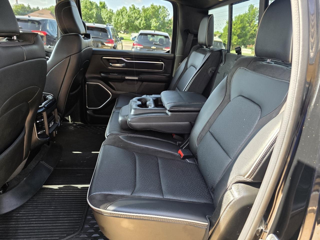 RAM 1500 Laramie 4x4 Crew Cab 5'7" Box 2022