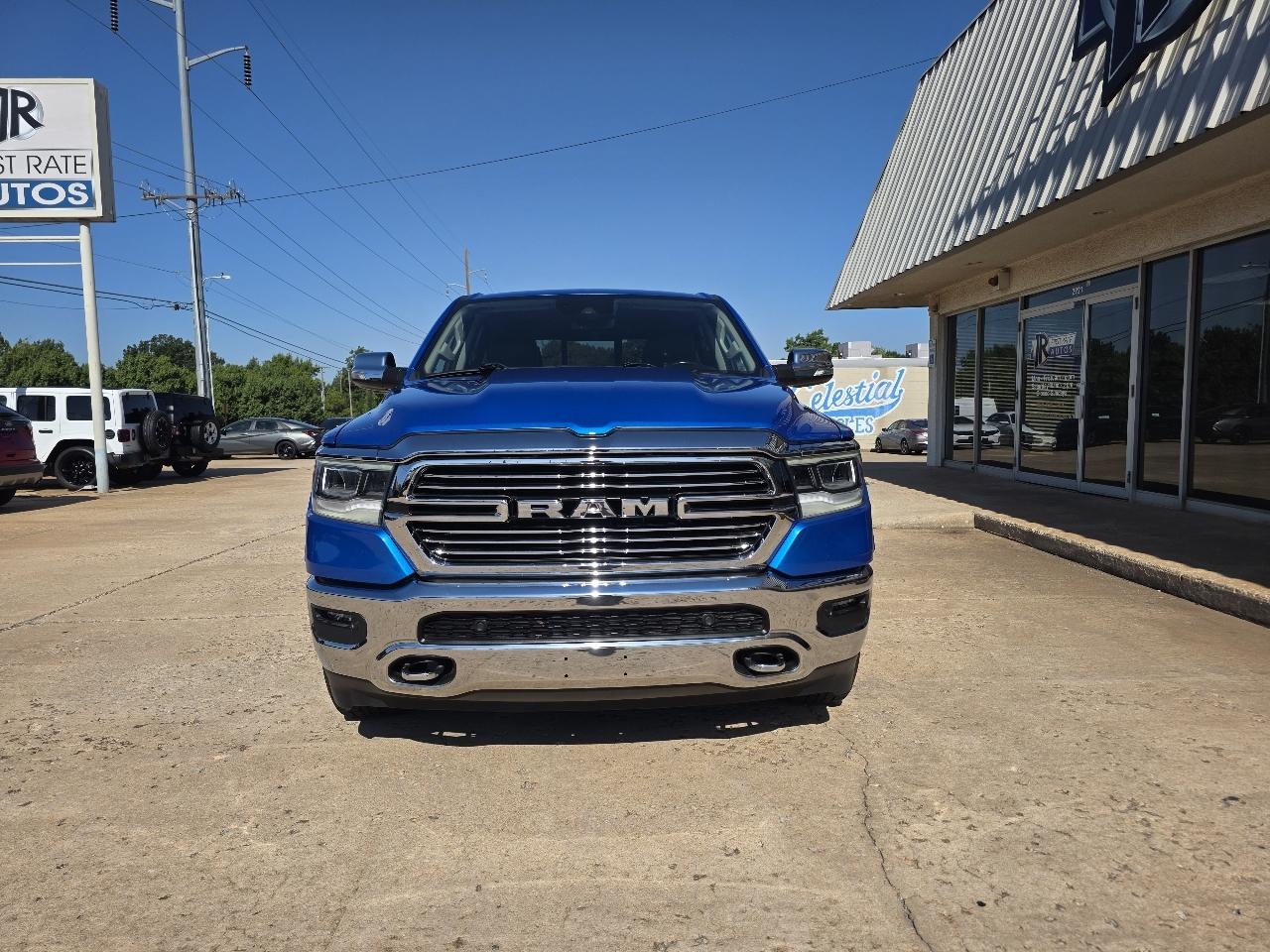 RAM 1500 Laramie 4x4 Crew Cab 5'7" Box 2022