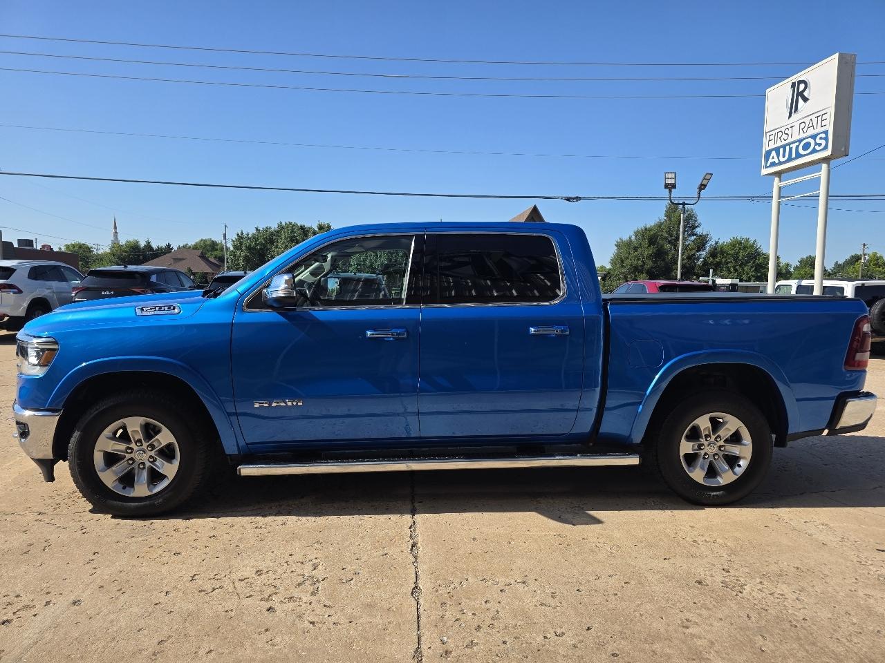 RAM 1500 Laramie 4x4 Crew Cab 5'7" Box 2022
