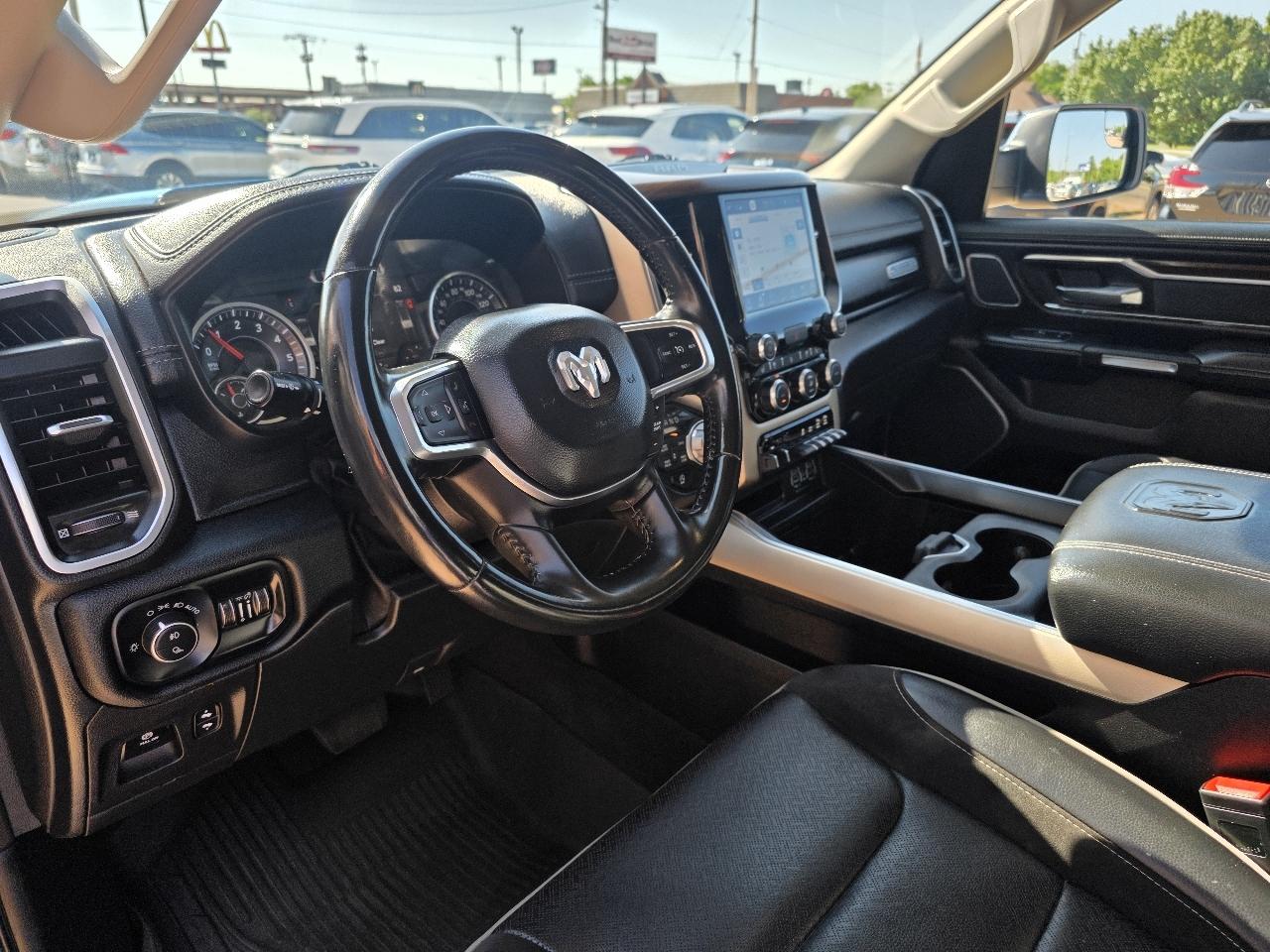 RAM 1500 Laramie 4x4 Crew Cab 5'7" Box 2022