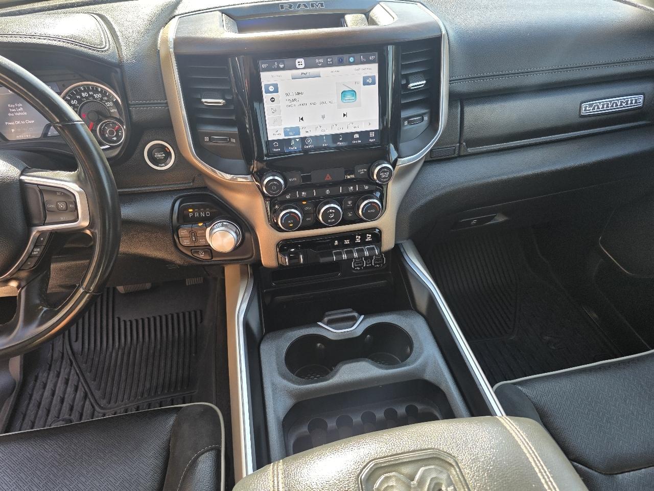RAM 1500 Laramie 4x4 Crew Cab 5'7" Box 2022