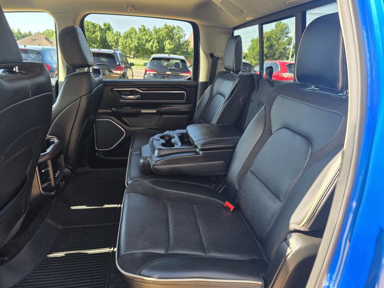 RAM 1500 Laramie 4x4 Crew Cab 5'7" Box 2022