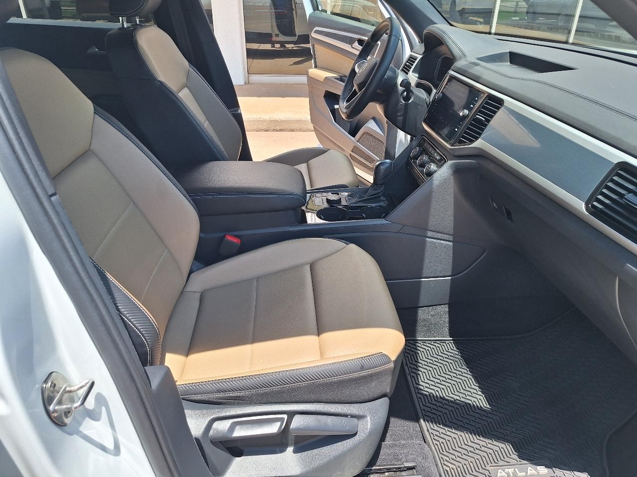Volkswagen Atlas Cross Sport 3.6L V6 SE w/Technology 4MOTION 2022