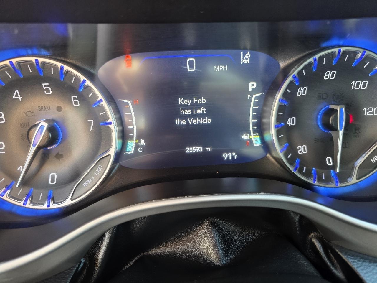 Chrysler Pacifica Select FWD 2025