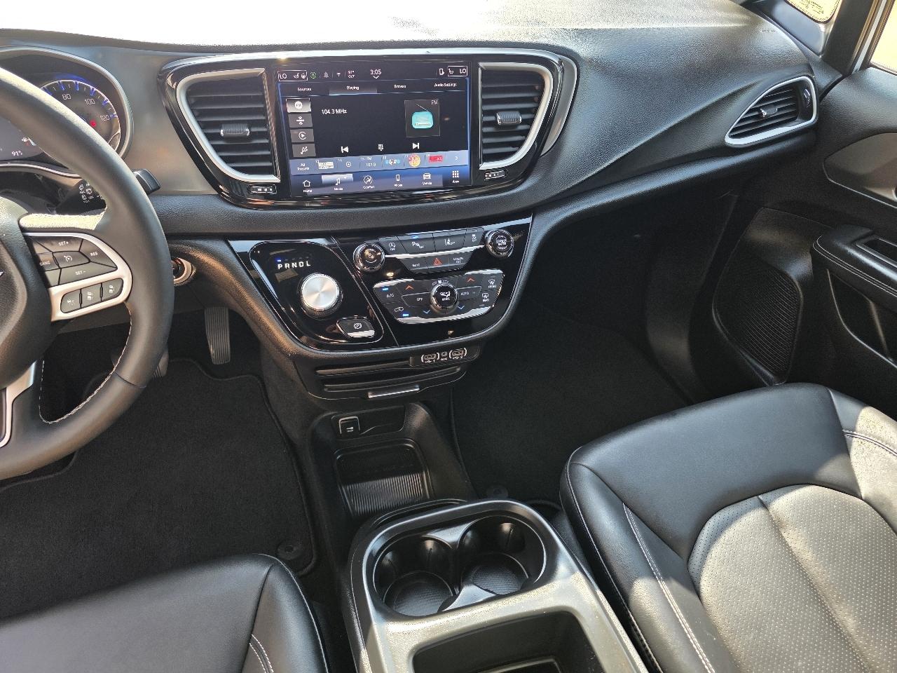 Chrysler Pacifica Select FWD 2025