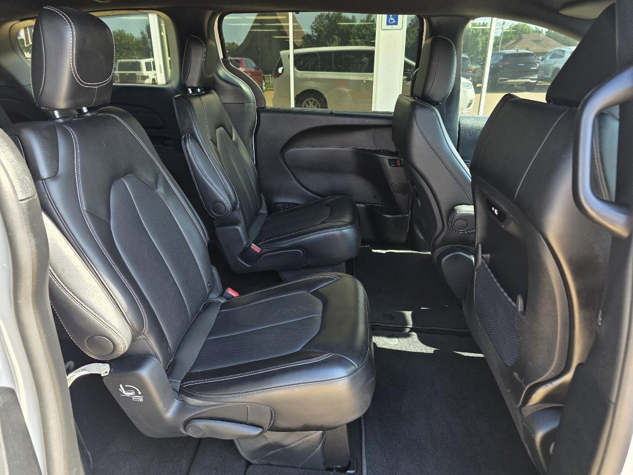 Chrysler Pacifica Select FWD 2025