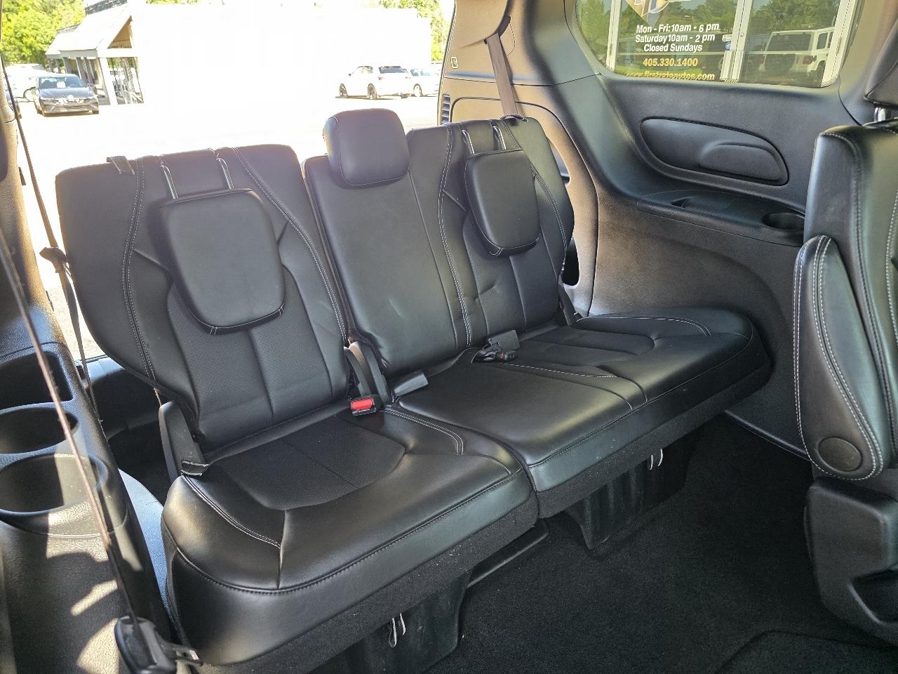 Chrysler Pacifica Select FWD 2025