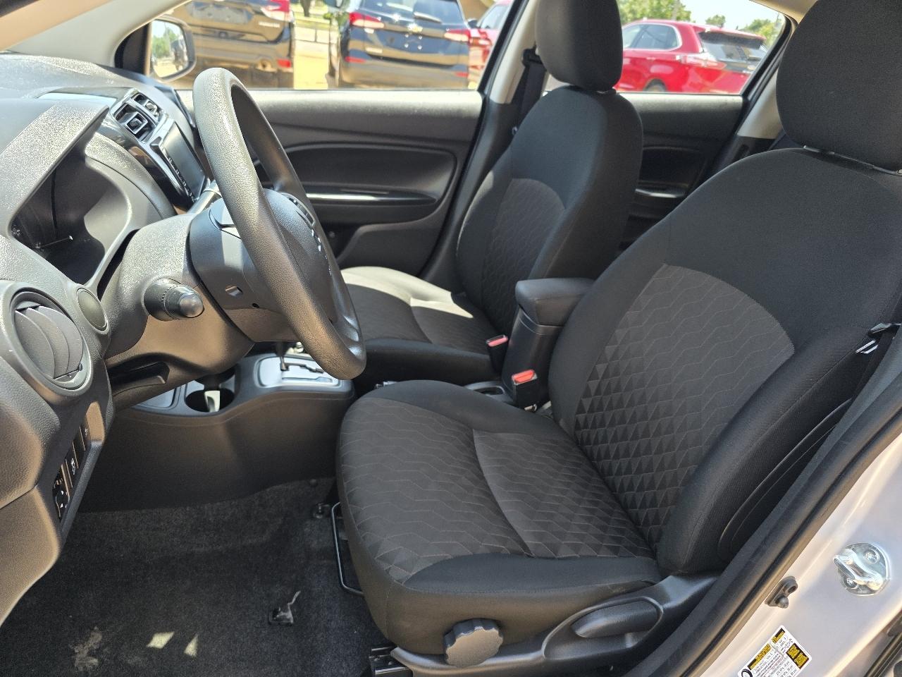 Mitsubishi Mirage ES CVT 2024