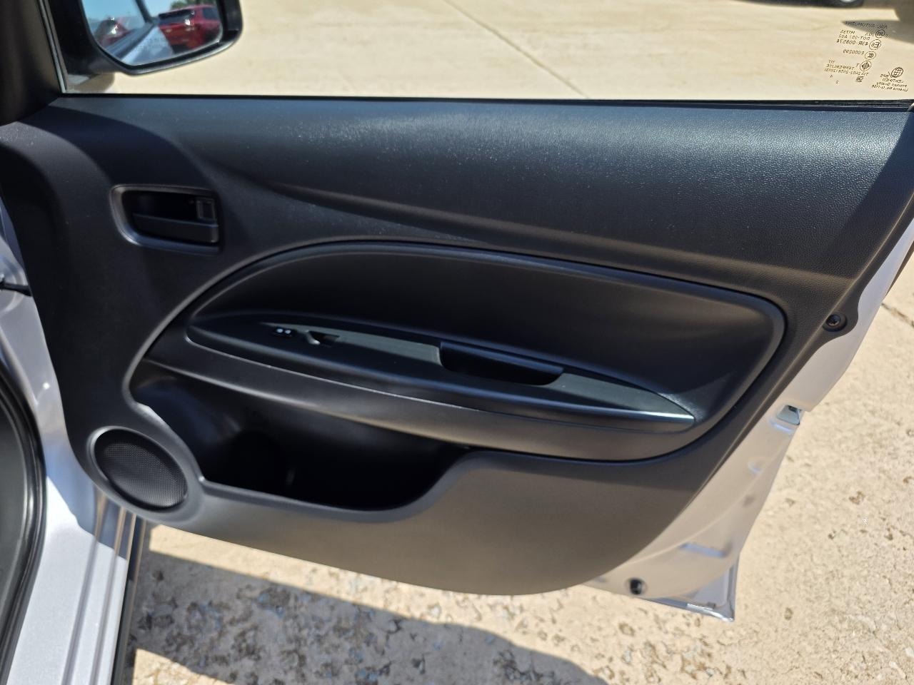 Mitsubishi Mirage ES CVT 2024