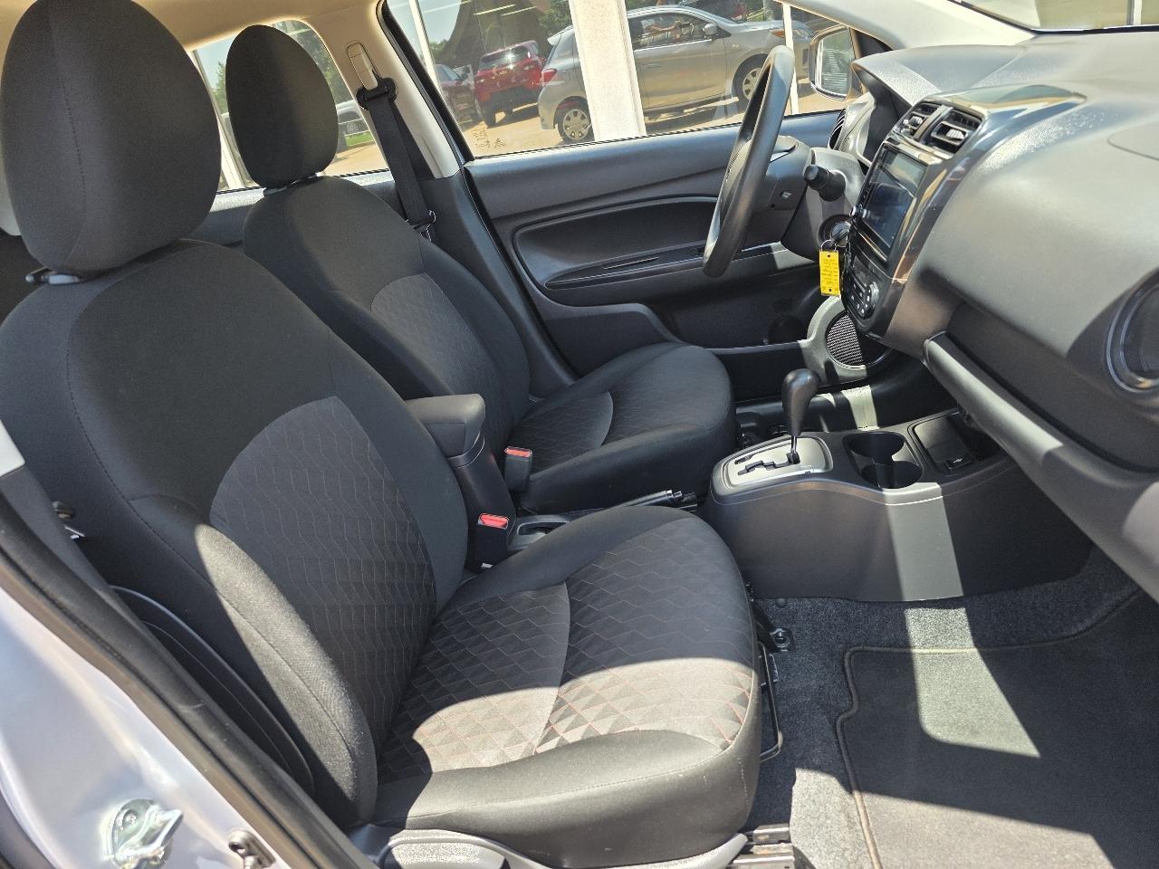 Mitsubishi Mirage ES CVT 2024