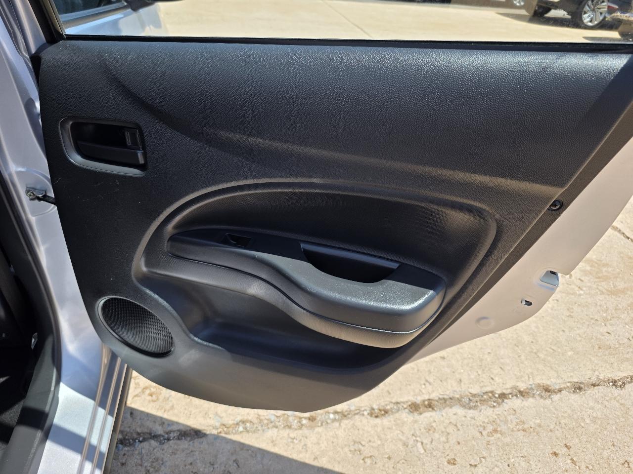 Mitsubishi Mirage ES CVT 2024