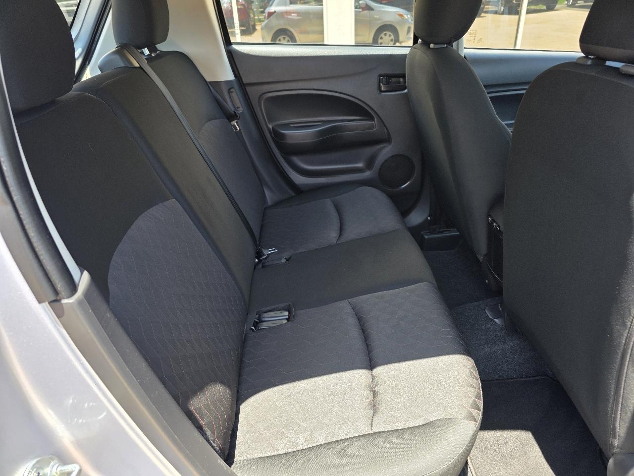Mitsubishi Mirage ES CVT 2024