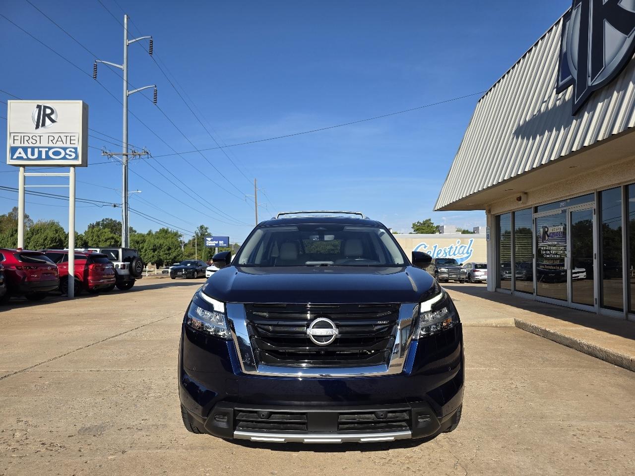 Nissan Pathfinder SL 2WD 2024