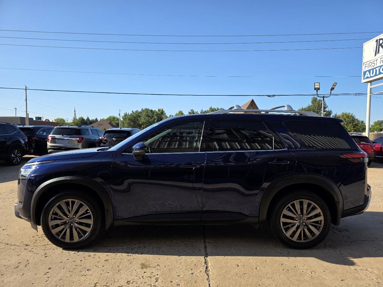 Nissan Pathfinder SL 2WD 2024