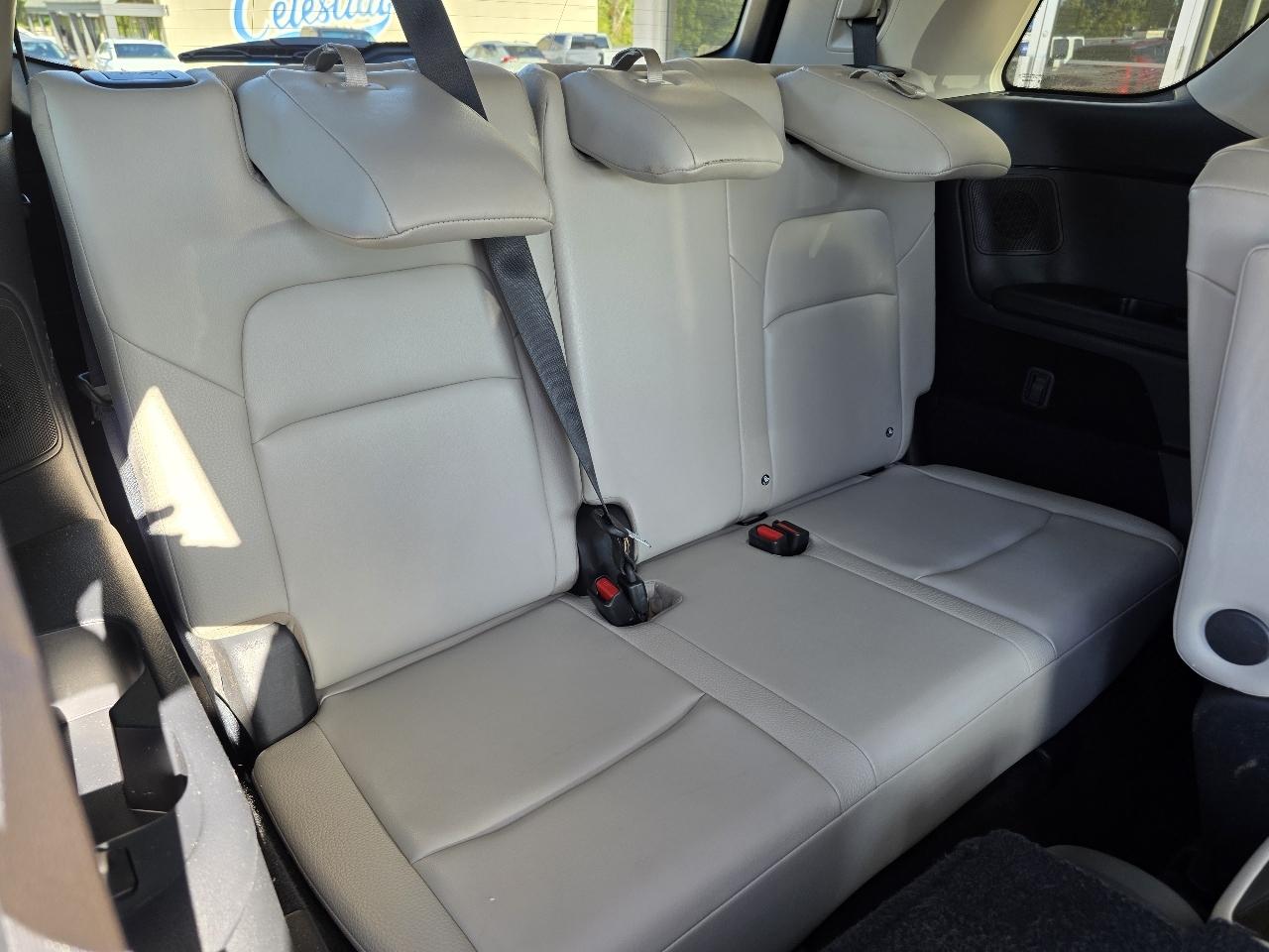 Nissan Pathfinder SL 2WD 2024