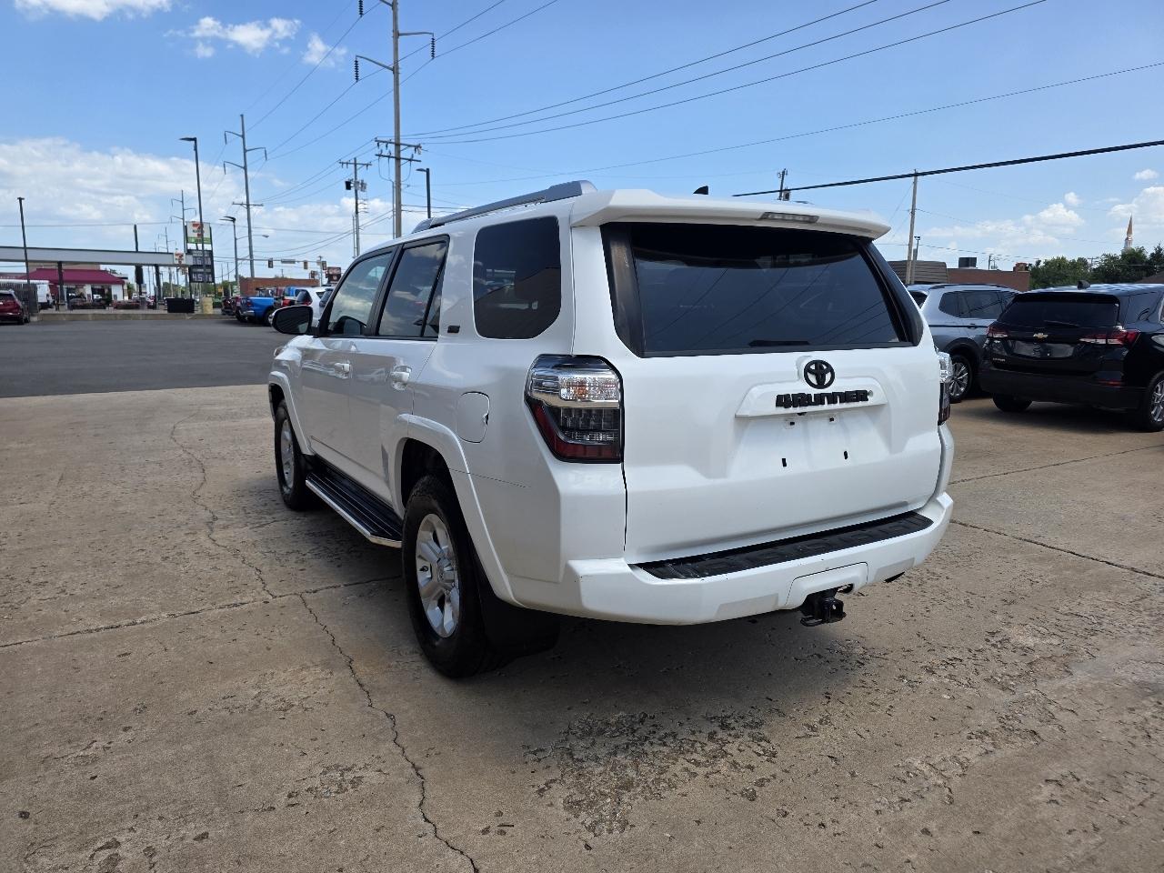 Toyota 4Runner RWD 4dr V6 SR5 Premium (Natl) 2016