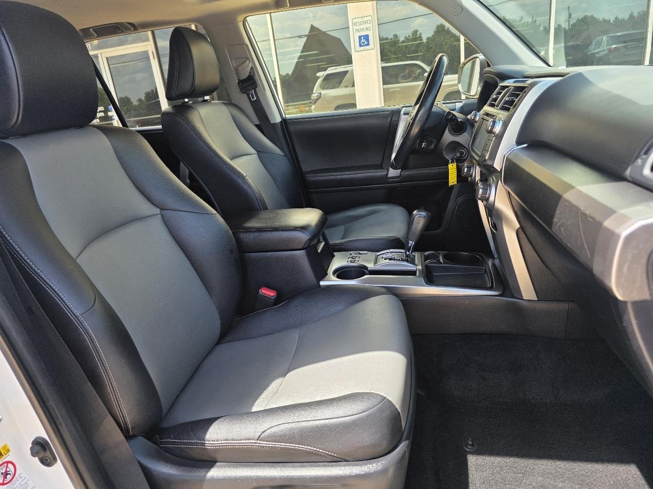 Toyota 4Runner RWD 4dr V6 SR5 Premium (Natl) 2016