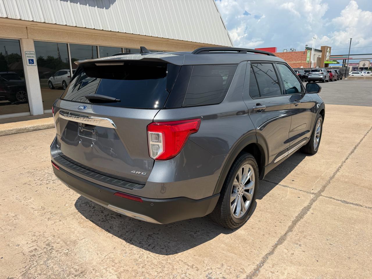 Ford Explorer XLT 4WD 2021