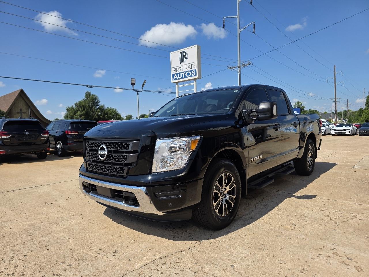 Nissan Titan 4x2 Crew Cab SV 2024