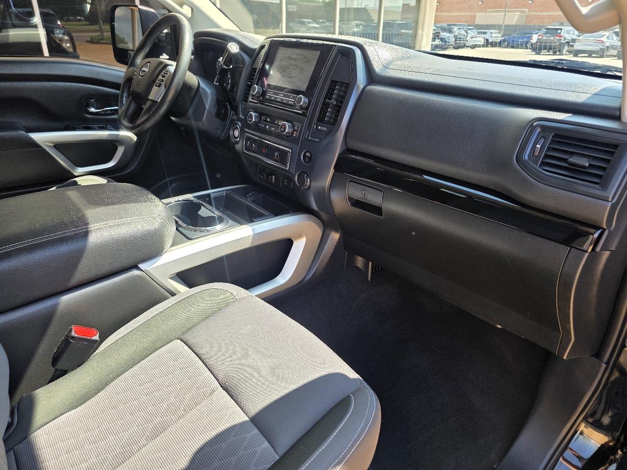 Nissan Titan 4x2 Crew Cab SV 2024