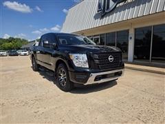 2024 Nissan Titan 