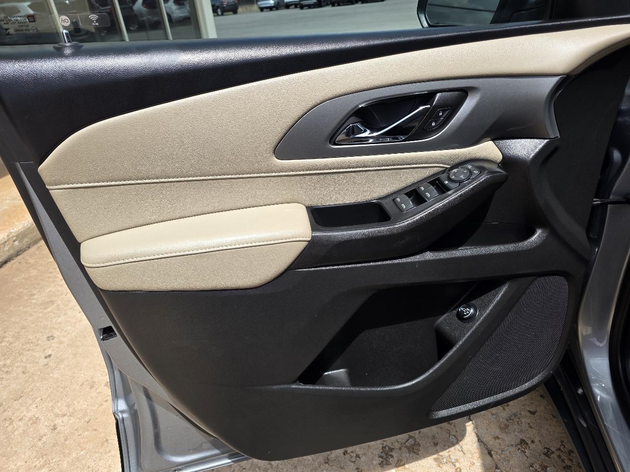 Chevrolet Traverse AWD 4dr LT Cloth w/1LT 2023