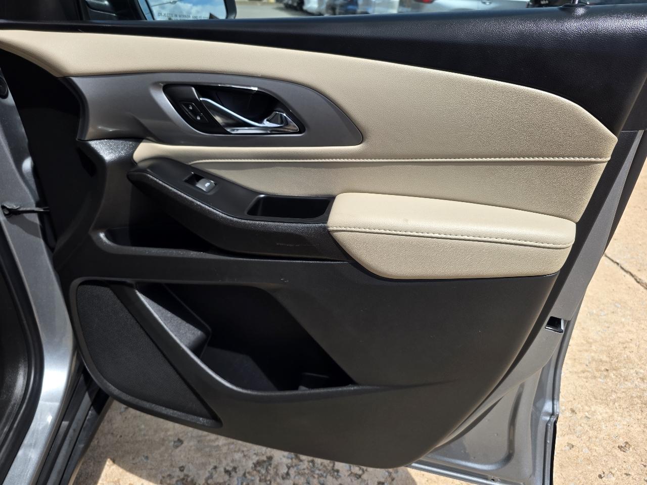 Chevrolet Traverse AWD 4dr LT Cloth w/1LT 2023