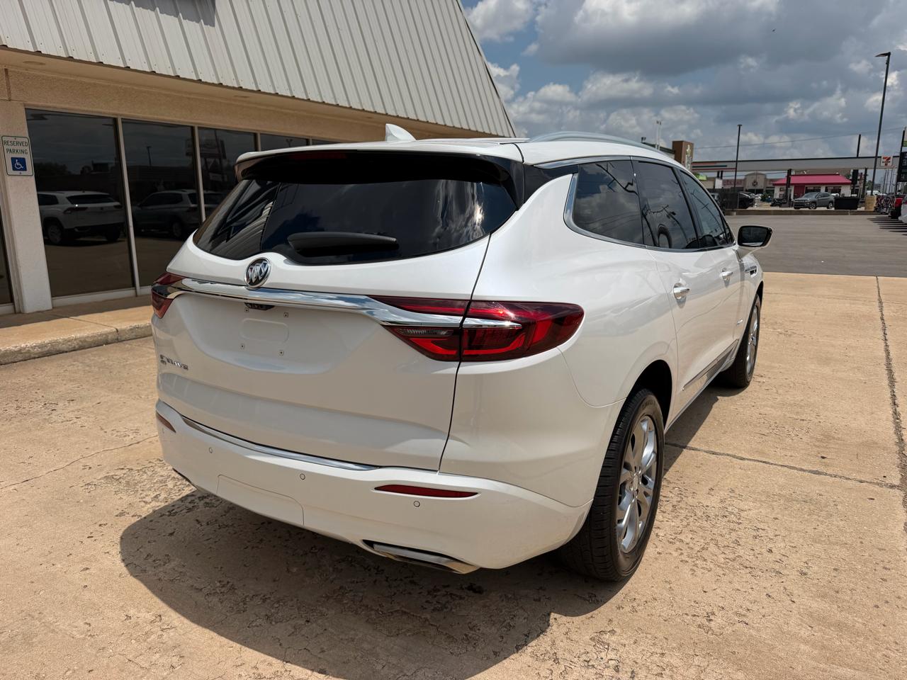 Buick Enclave AWD 4dr Avenir 2021