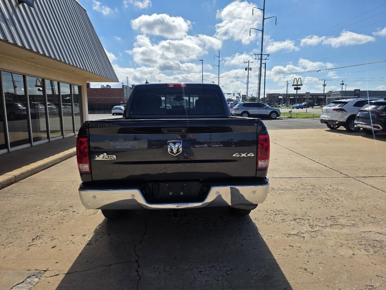 RAM 1500 4WD Crew Cab 140.5" Big Horn 2014