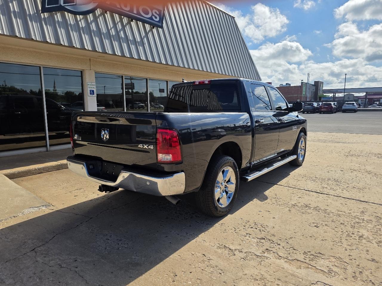 RAM 1500 4WD Crew Cab 140.5" Big Horn 2014
