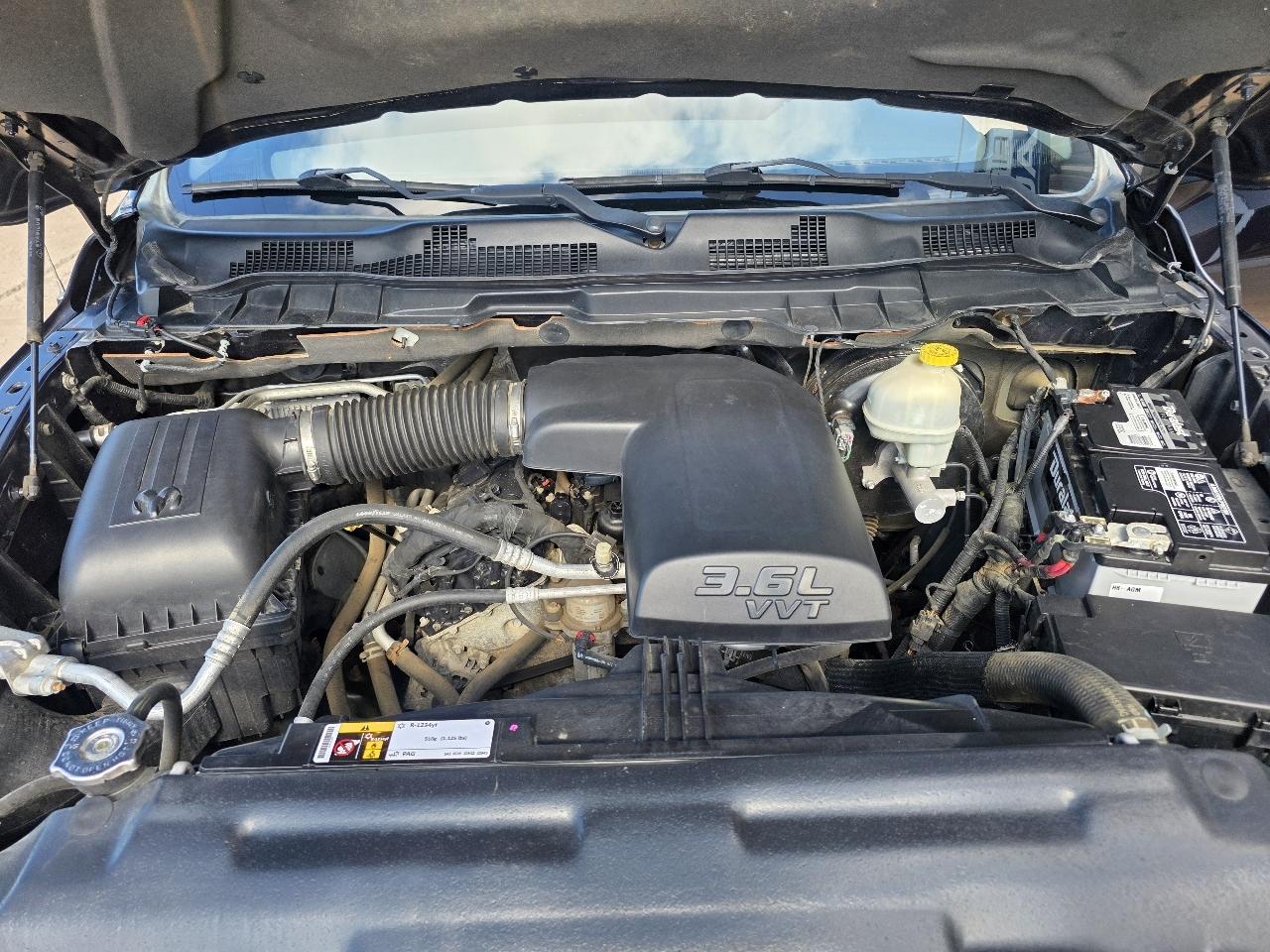 RAM 1500 4WD Crew Cab 140.5" Big Horn 2014