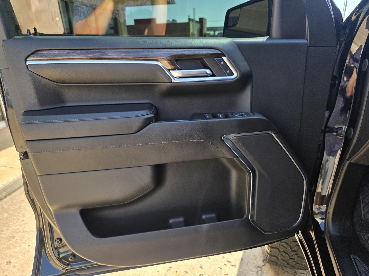 GMC Sierra 1500 4WD Crew Cab 147" Elevation w/3SB 2024