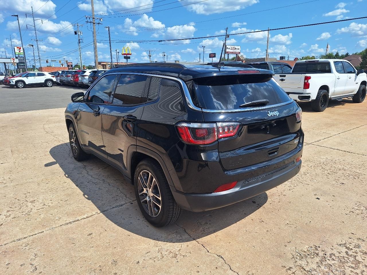 Jeep Compass Latitude w/Sun/Wheel Pkg FWD 2019