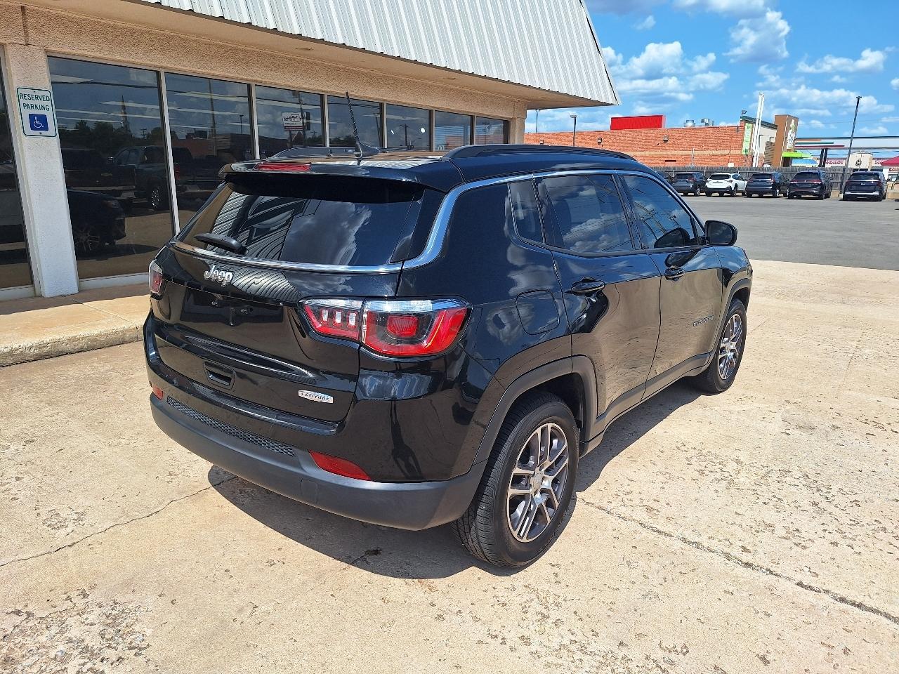 Jeep Compass Latitude w/Sun/Wheel Pkg FWD 2019